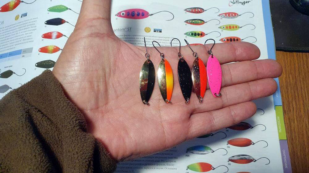 В действительности блесны Sringer Phantom намного ярче, чем в каталоге