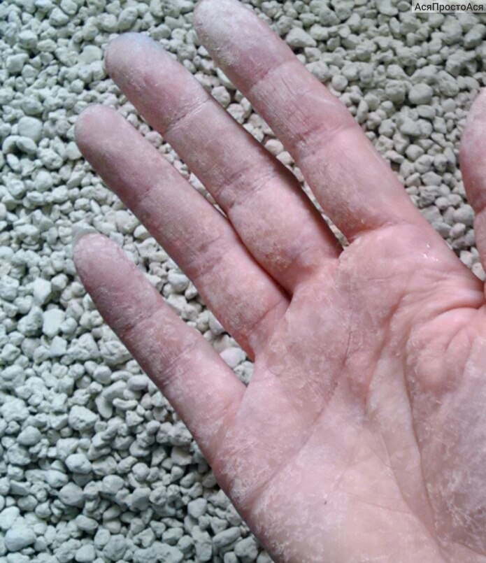 Пыление минерального наполнителя для кошачьего туалета Пыление минерального наполнителя для кошачьего туалета