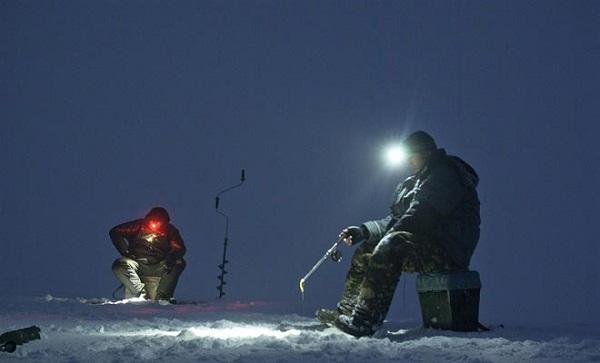 Ночное зимнее блеснение судака
