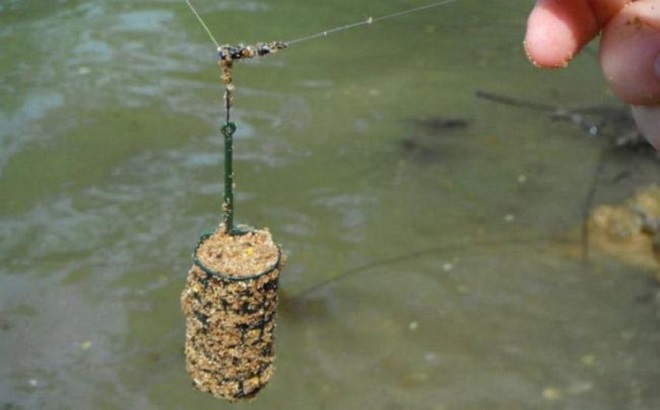 Прикормка в кормаке