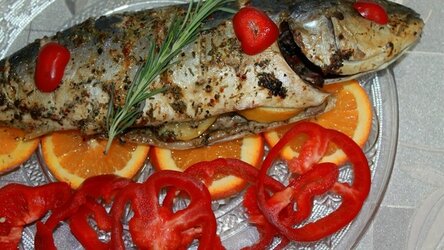 Рыба лакедра (желтохвост), запеченная в духовке с лимоном
