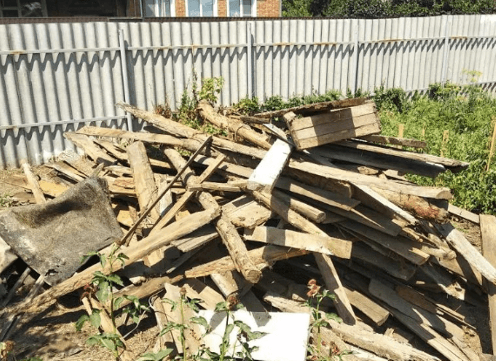 свалка возле дома