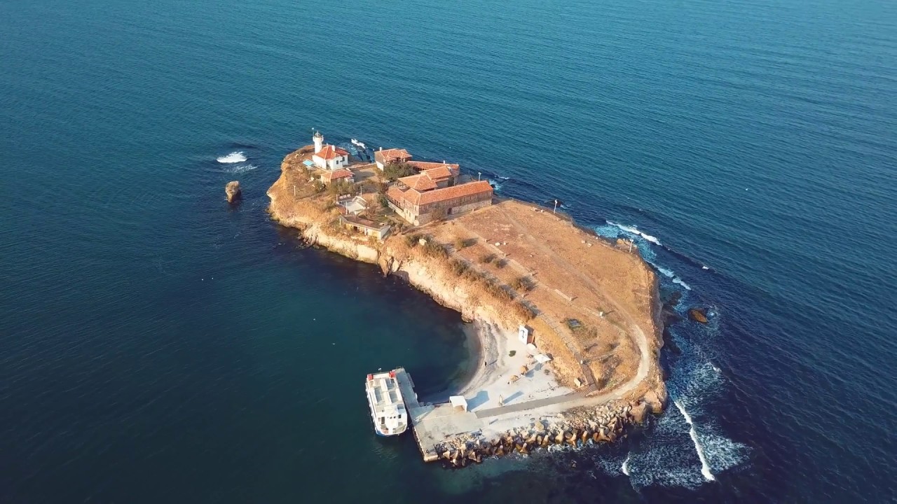 Чёрное море: описание водоёма, площадь, глубина, флора и фауна, климат, острова, история изучения