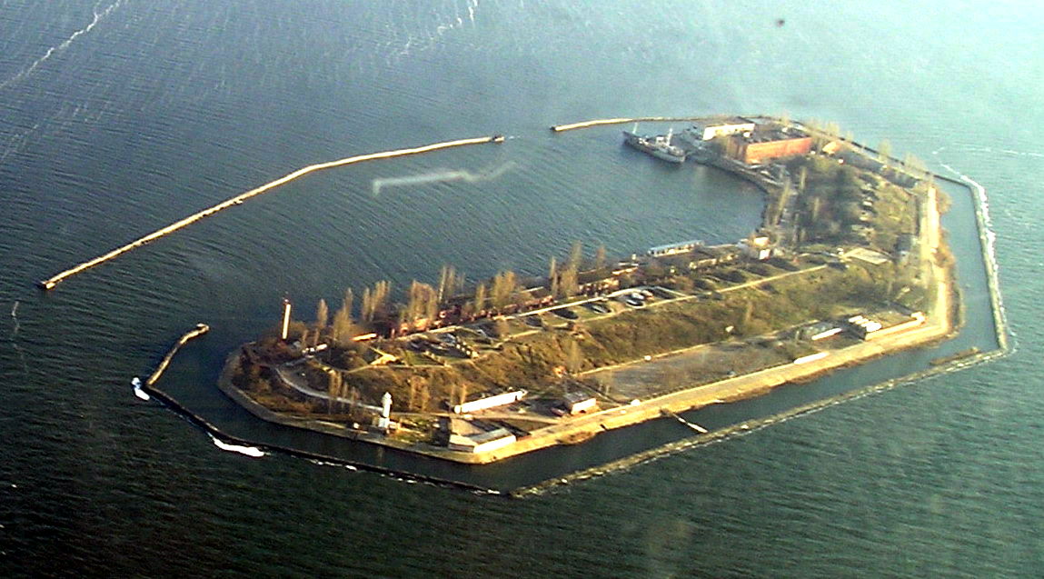 Чёрное море: описание водоёма, площадь, глубина, флора и фауна, климат, острова, история изучения