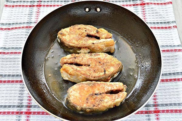 Обжарить на сковороде